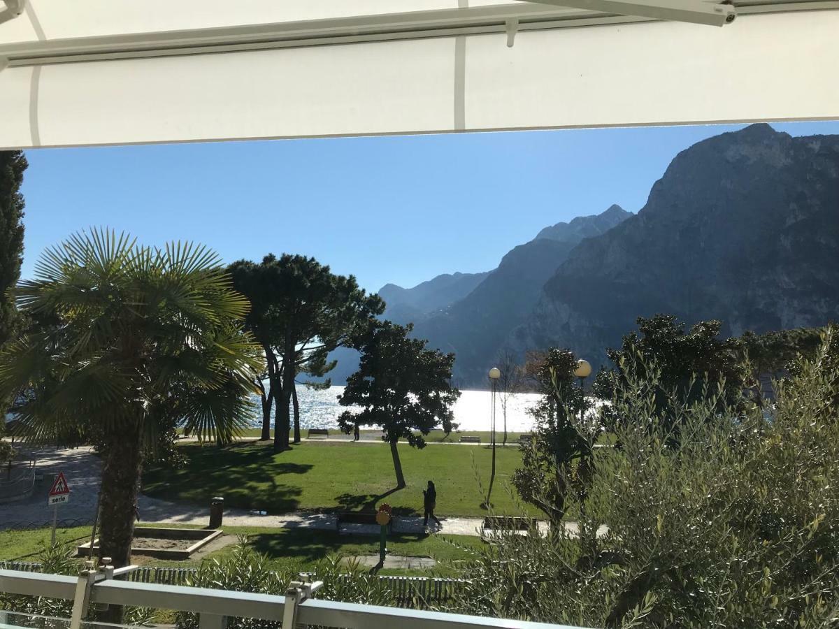Appartement Balcone Sul Lago ريفا ديل غاردا المظهر الخارجي الصورة