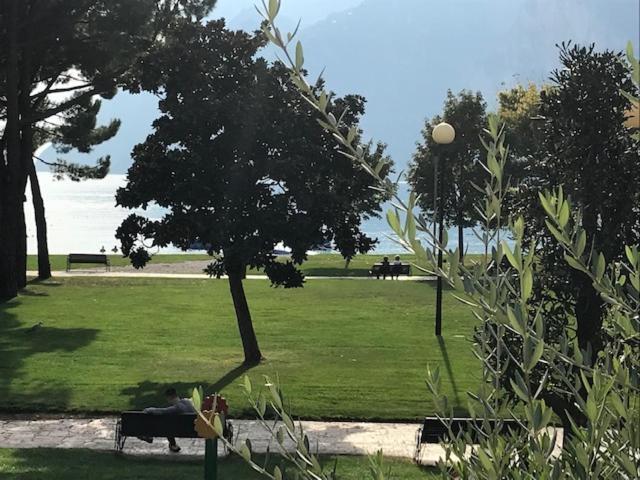 Appartement Balcone Sul Lago ريفا ديل غاردا المظهر الخارجي الصورة